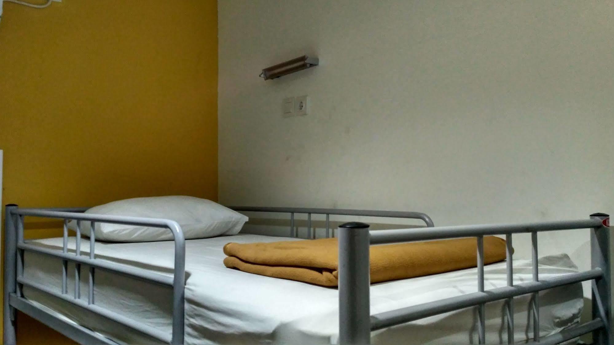 Cx Hostel Kuta Raya Exterior foto